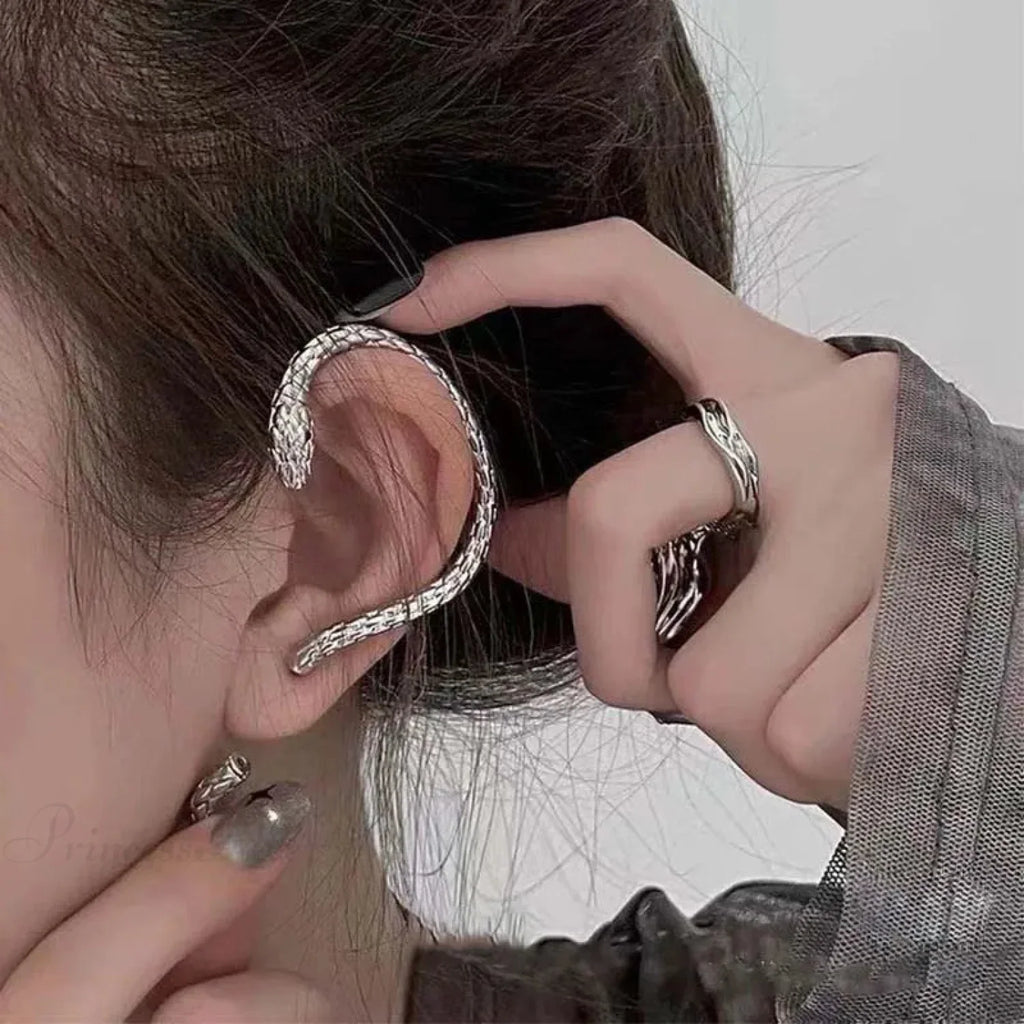 Rebellious Darts Chain Fringe Clip Stud Earring image 5