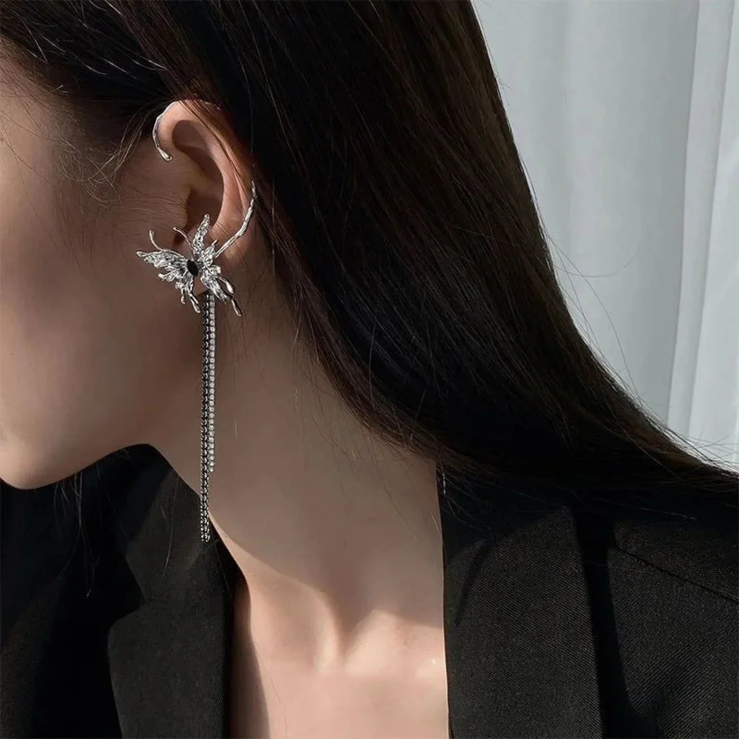 Rebellious Darts Chain Fringe Clip Stud Earring image 6