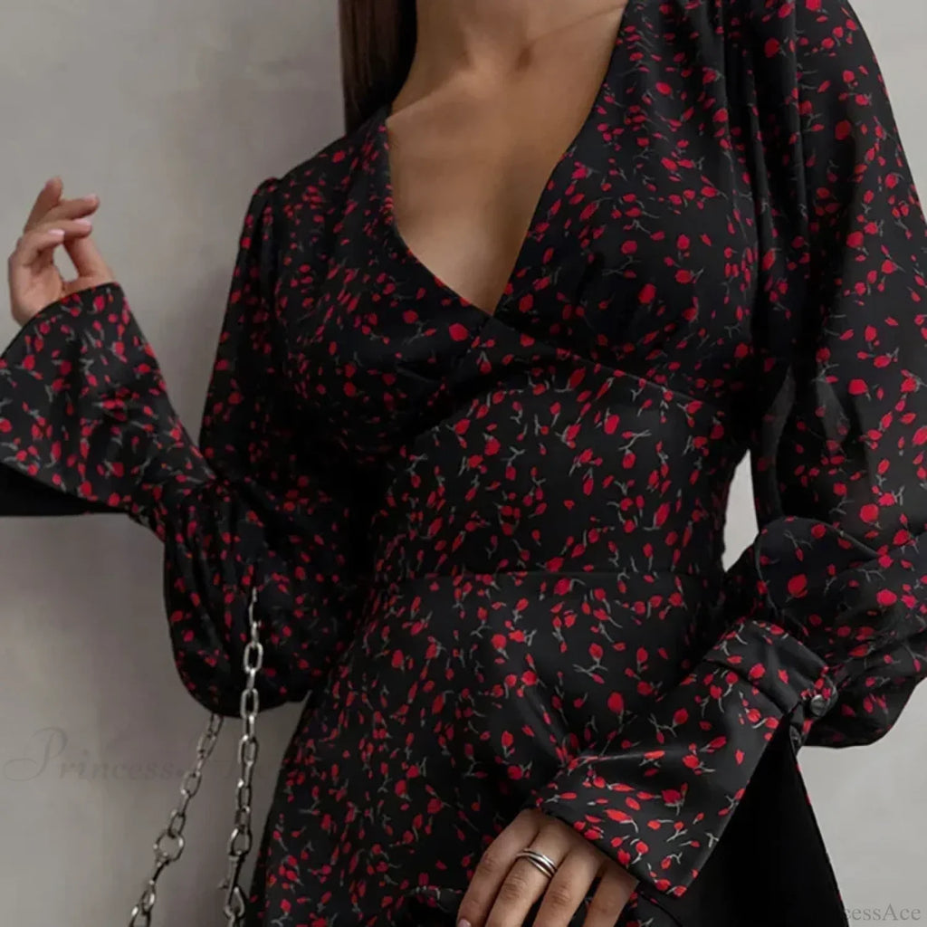 Retro Deep V Long-Sleeved Floral Dress image 4