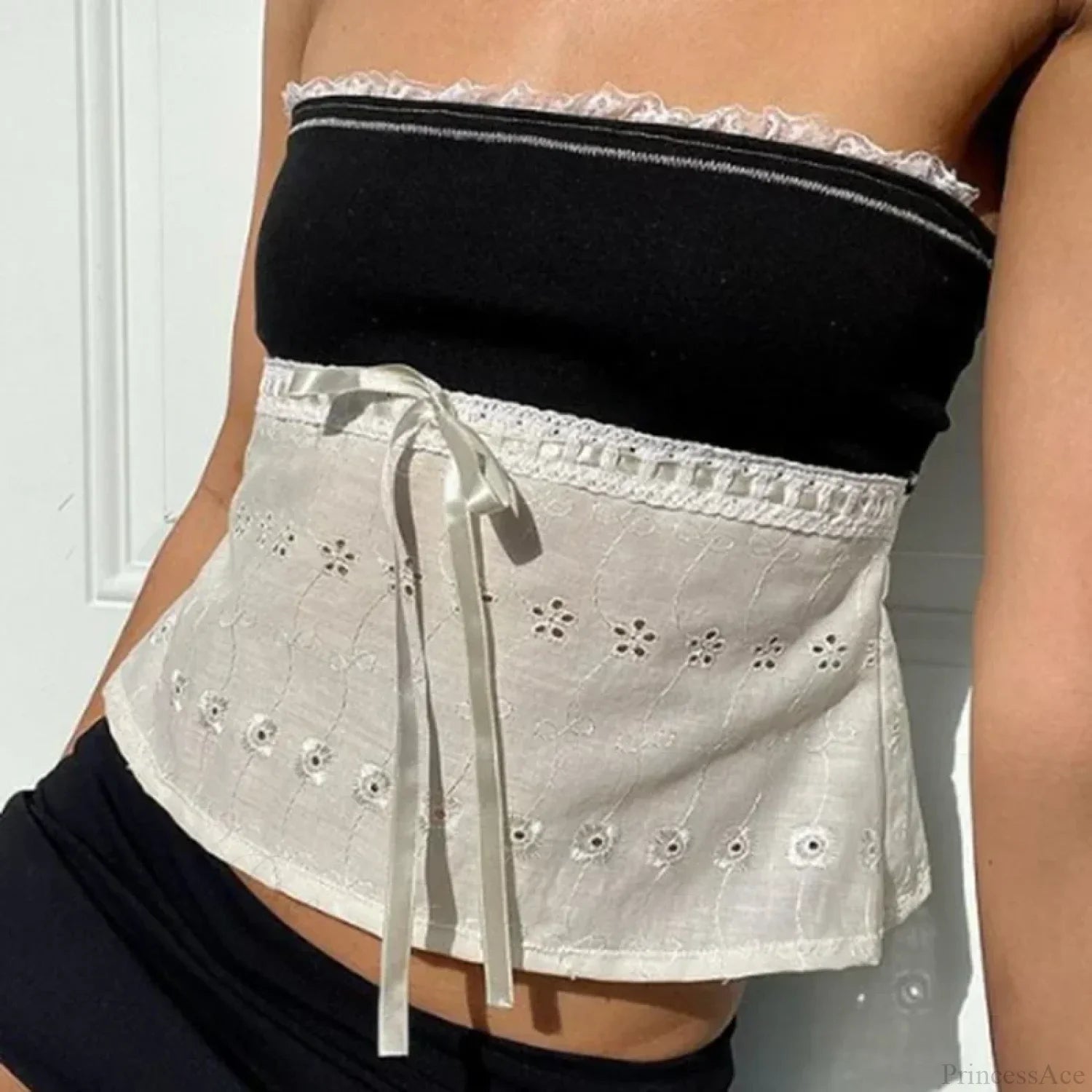 Retro Lace Trim Strapless Tube Crop Top image 2