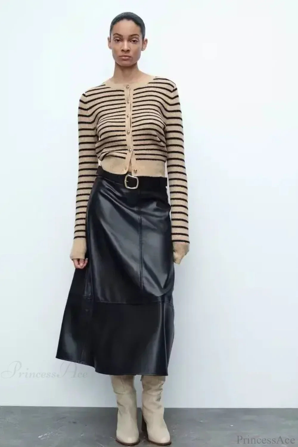 Retro Striped Printed Round Neck Cardigan image 3