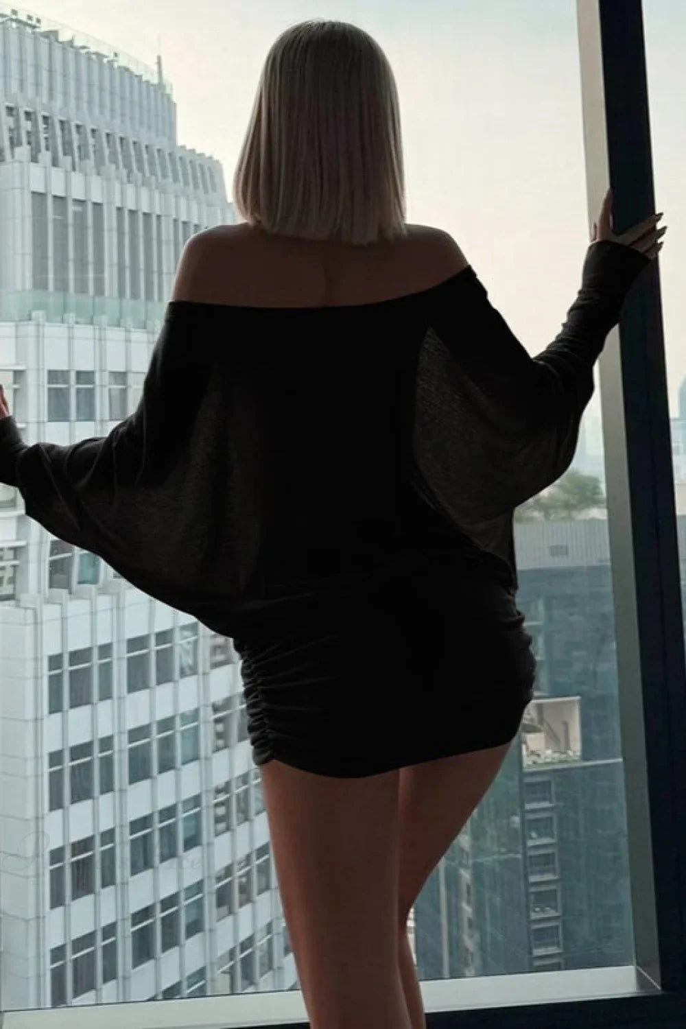 Sexy Solid Color Batwing Off-the-Shoulder Long Sleeve Blouse image 8