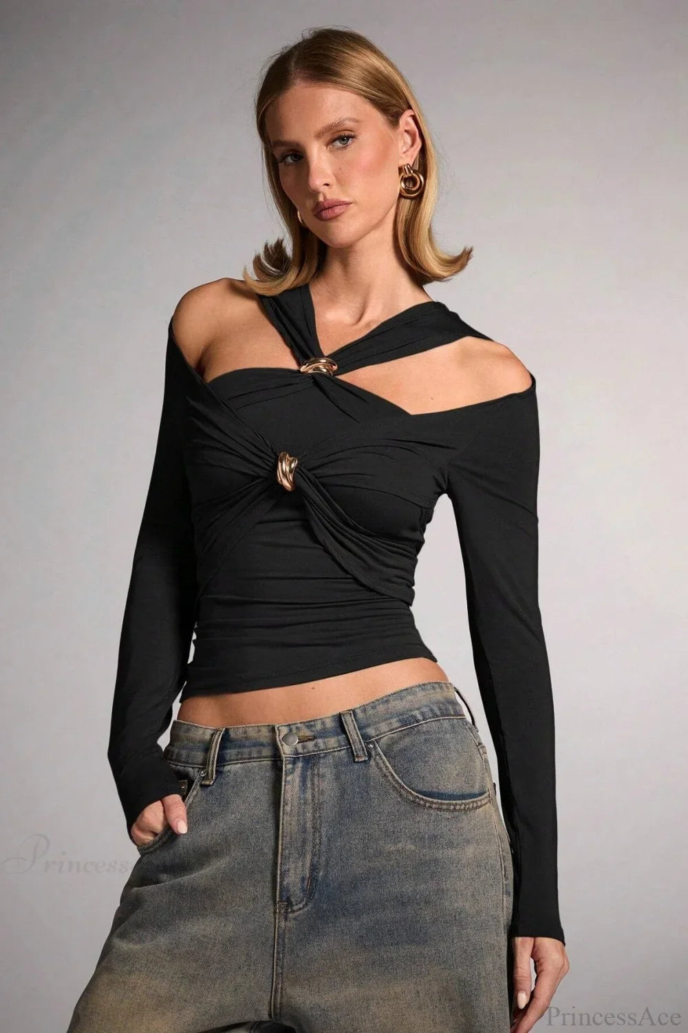 Sleek Off-shoulder Fitted Slim Long Sleeve Tee image 3