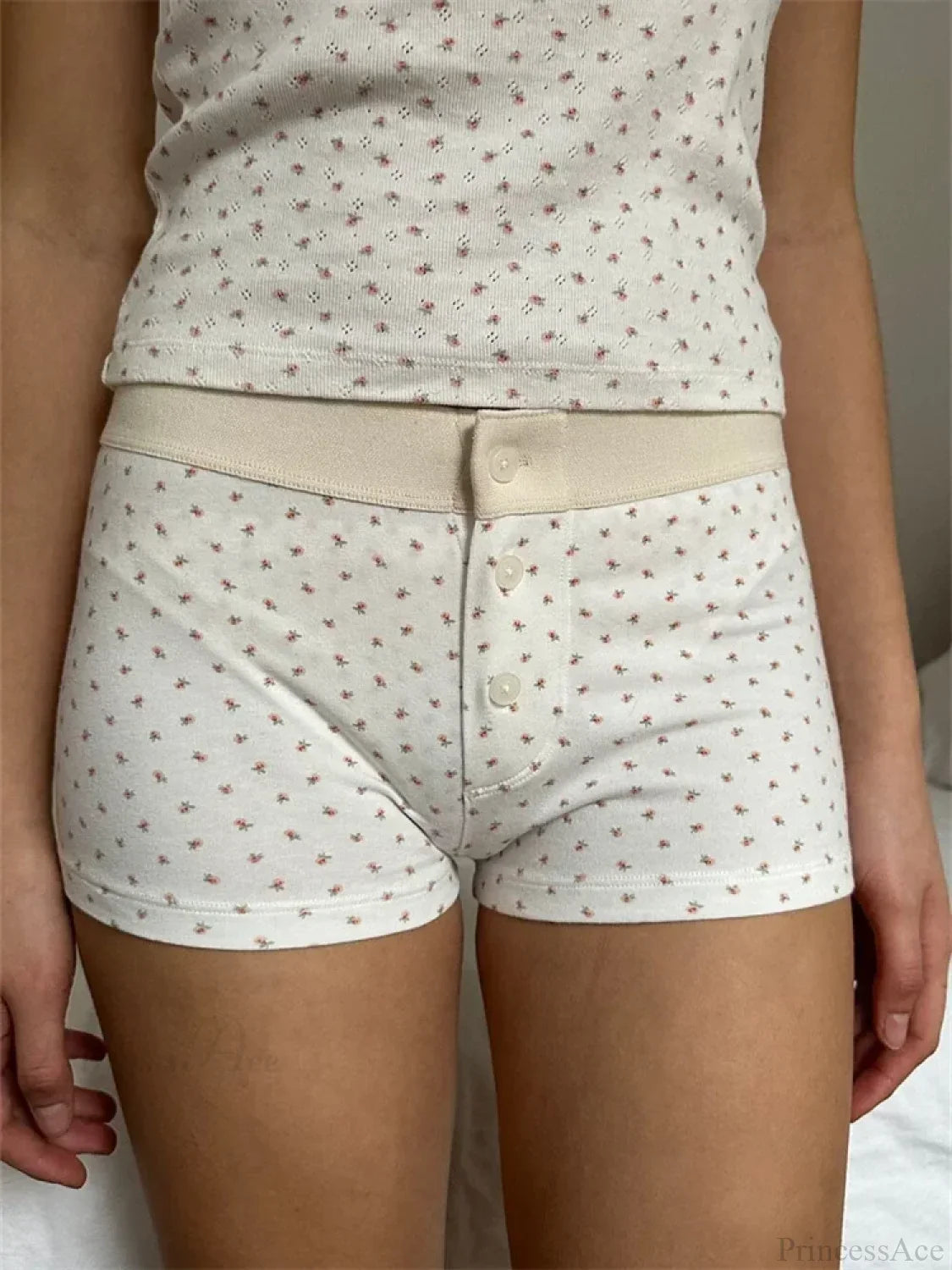 Solid Heart Print Elastic Short image 2