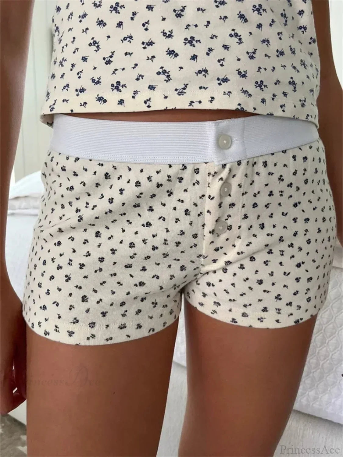 Solid Heart Print Elastic Short image 6