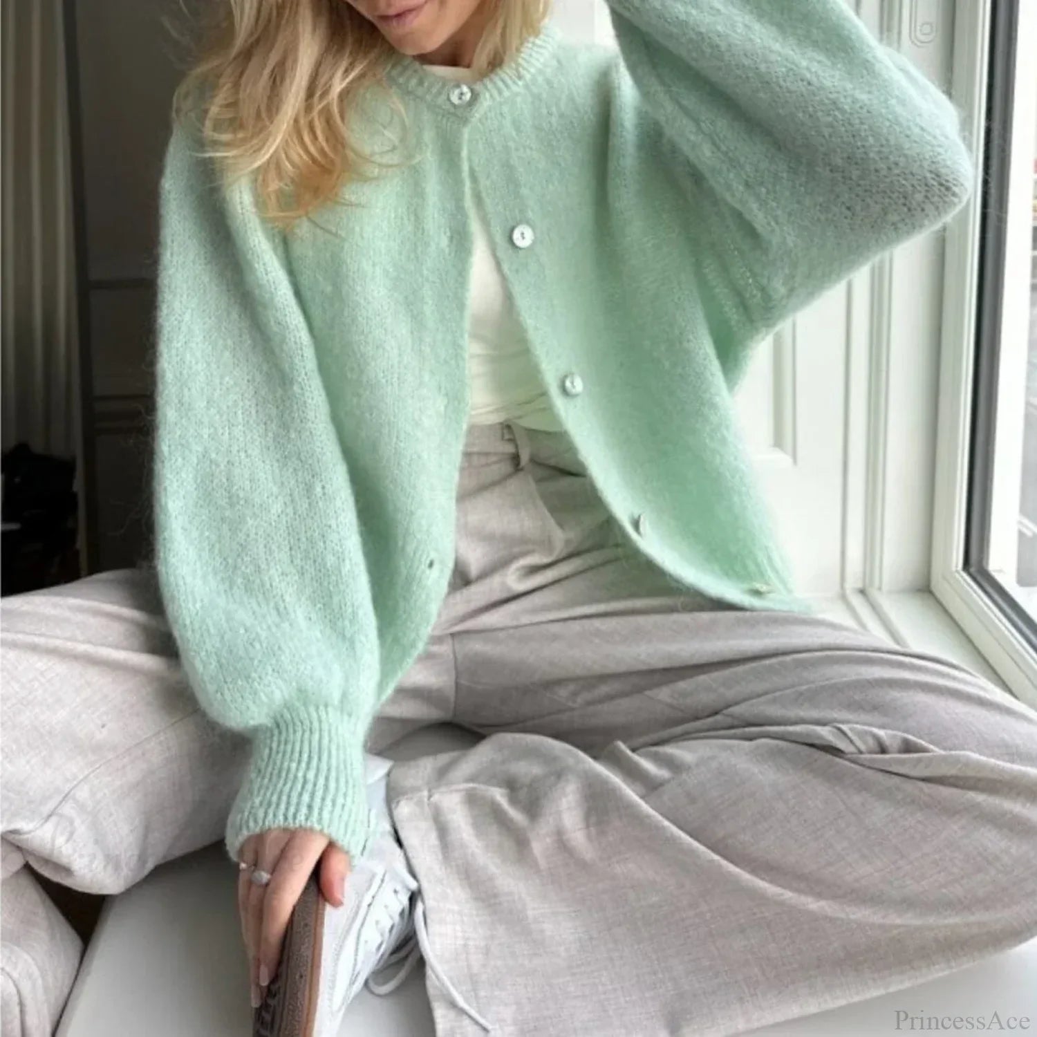 Solid O-neck Cropped Knitted Cardigan image 1