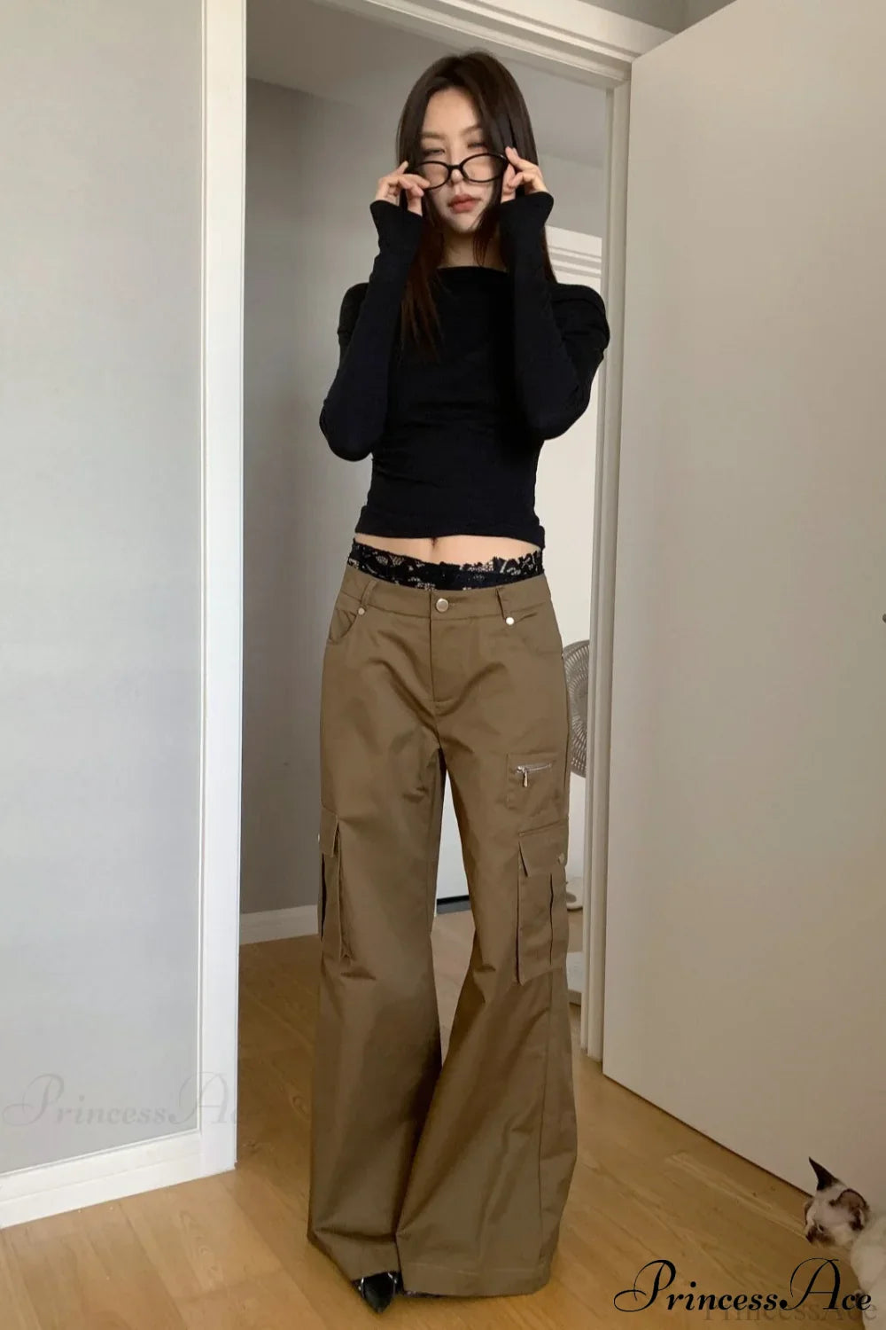 Straight-Leg Multi-Pocket High-Waisted Cargo Pants image 6