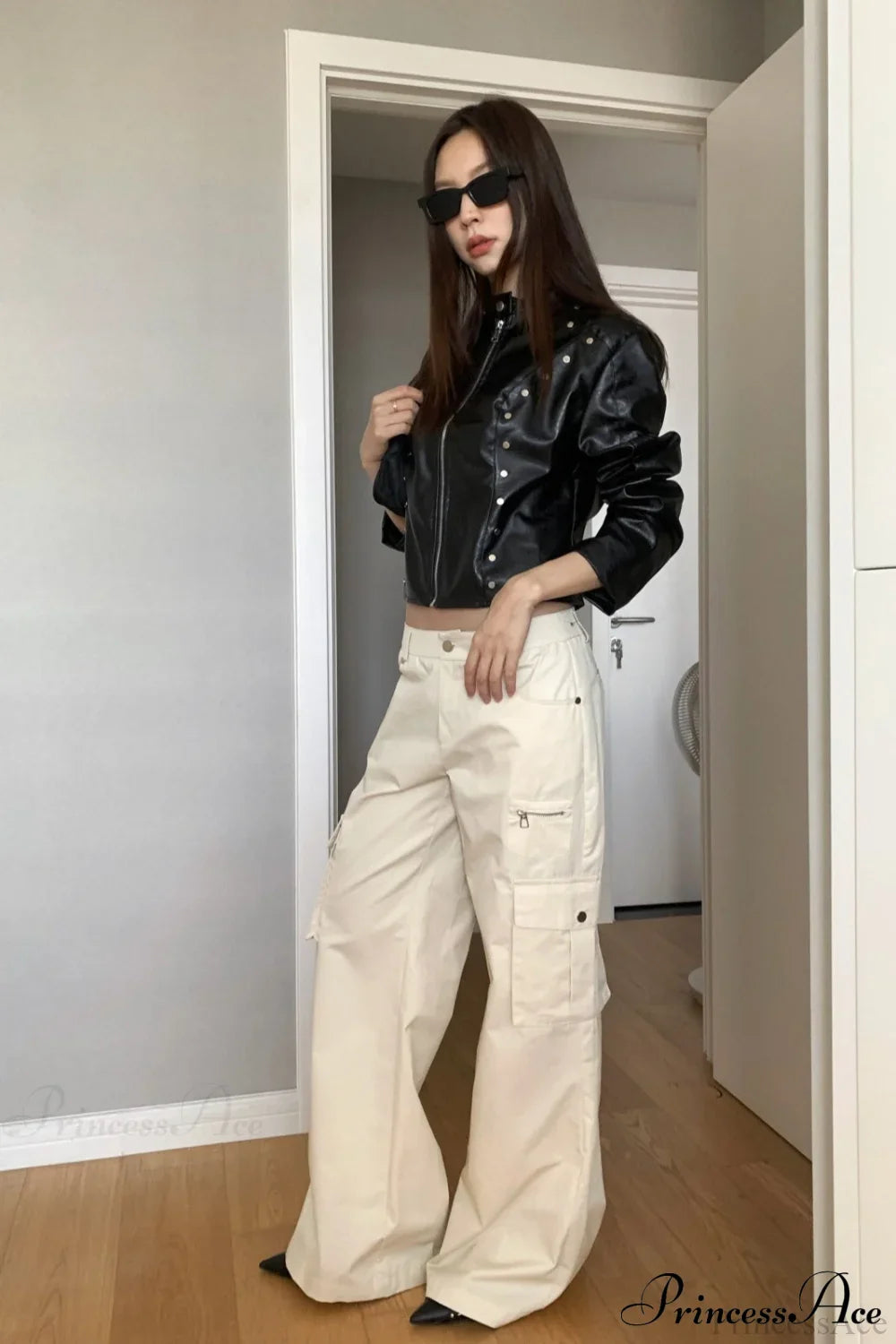 Straight-Leg Multi-Pocket High-Waisted Cargo Pants image 2