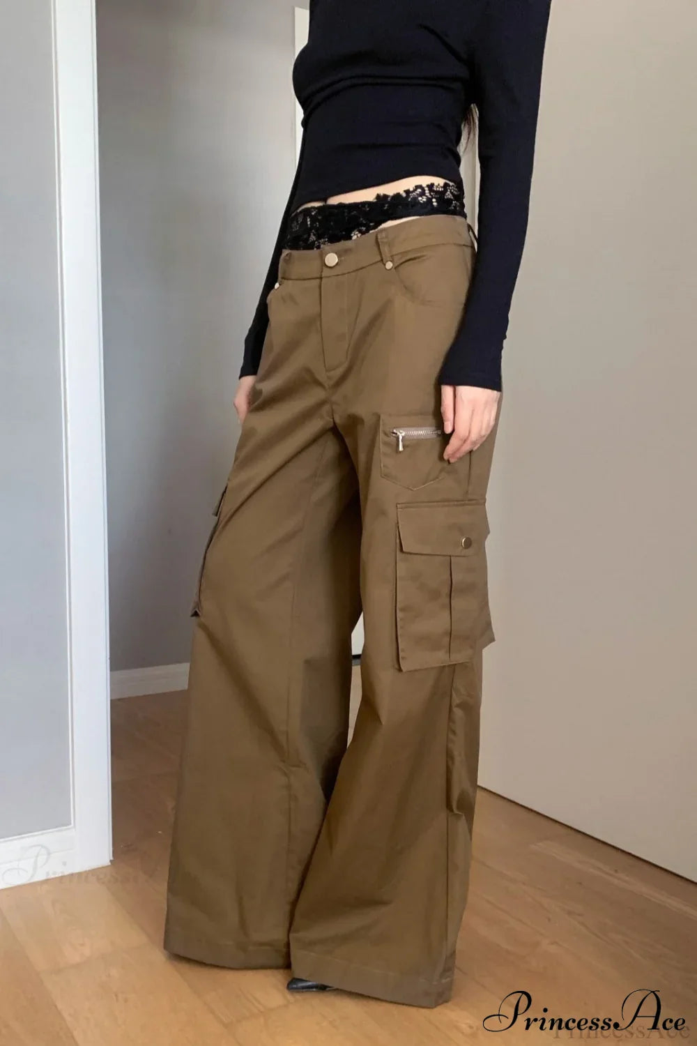 Straight-Leg Multi-Pocket High-Waisted Cargo Pants image 5