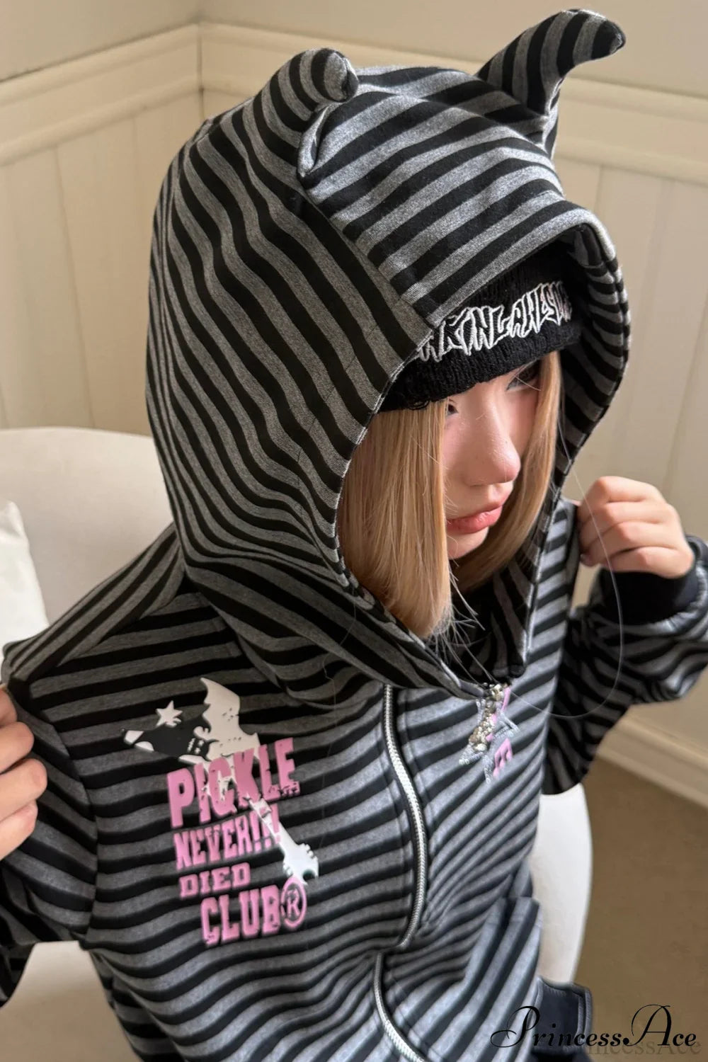 Striped Devil Horn Print Vintage Zip Hoodie image 3