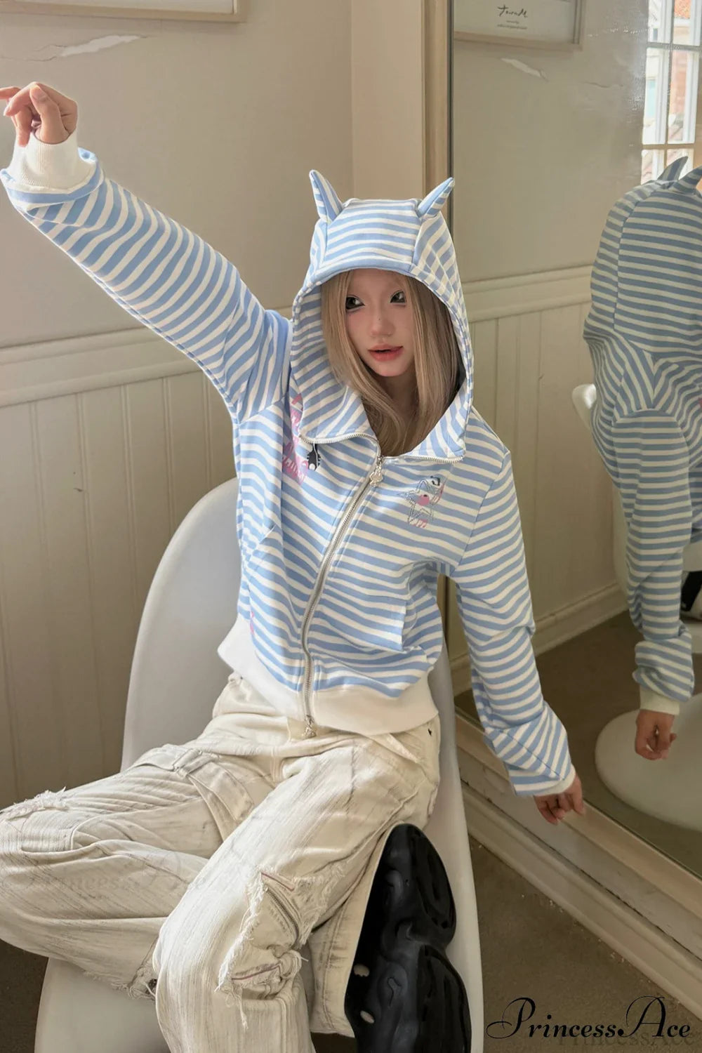 Striped Devil Horn Print Vintage Zip Hoodie image 6