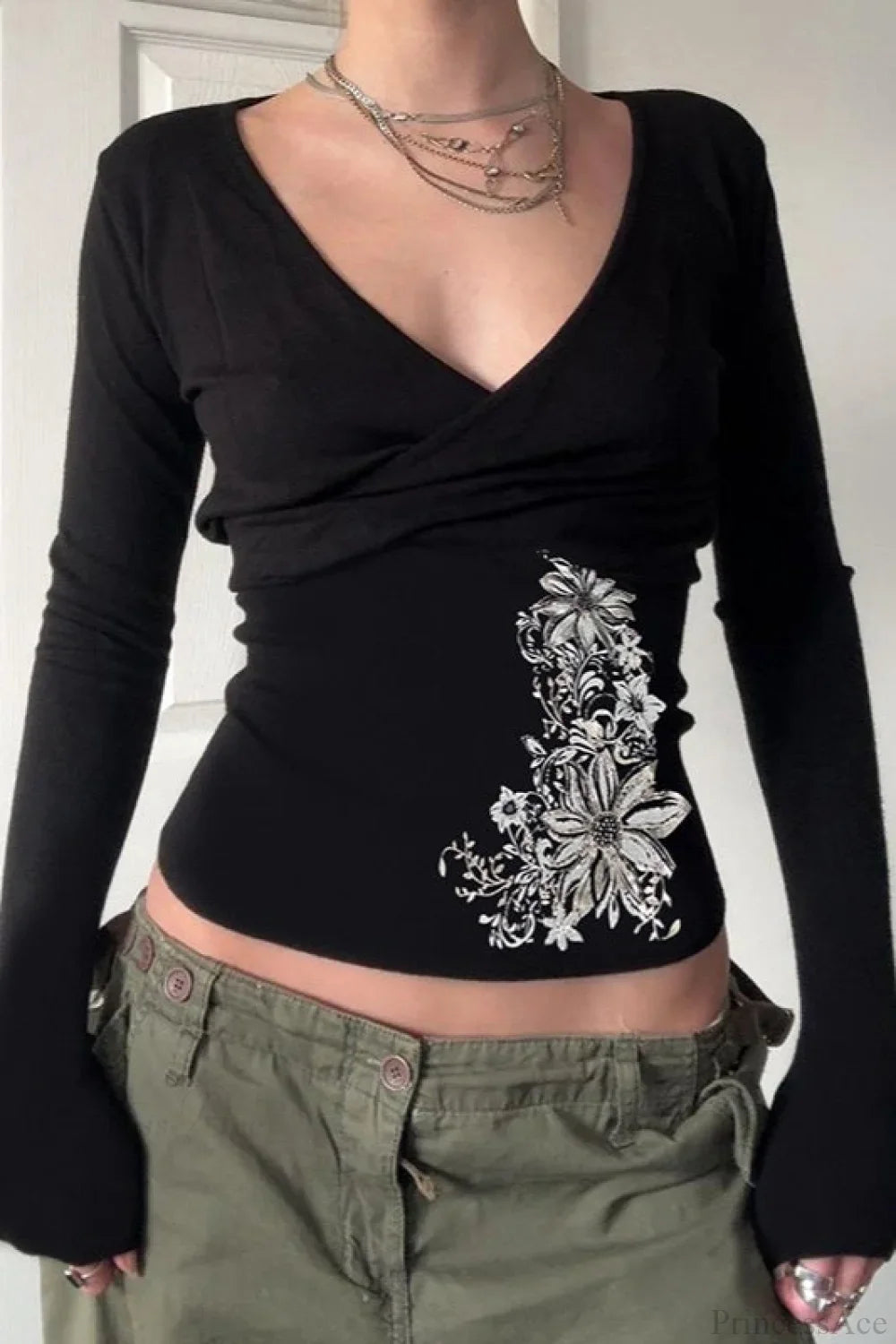 Vintage Floral Print V-Neck Black Slim Long Sleeve Tee image 4