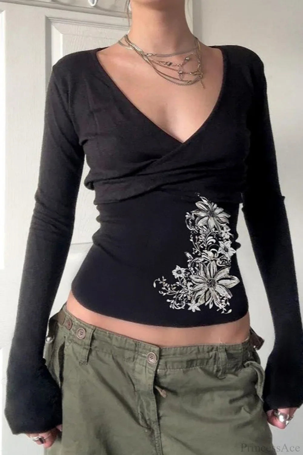 Vintage Floral Print V-Neck Black Slim Long Sleeve Tee image 1