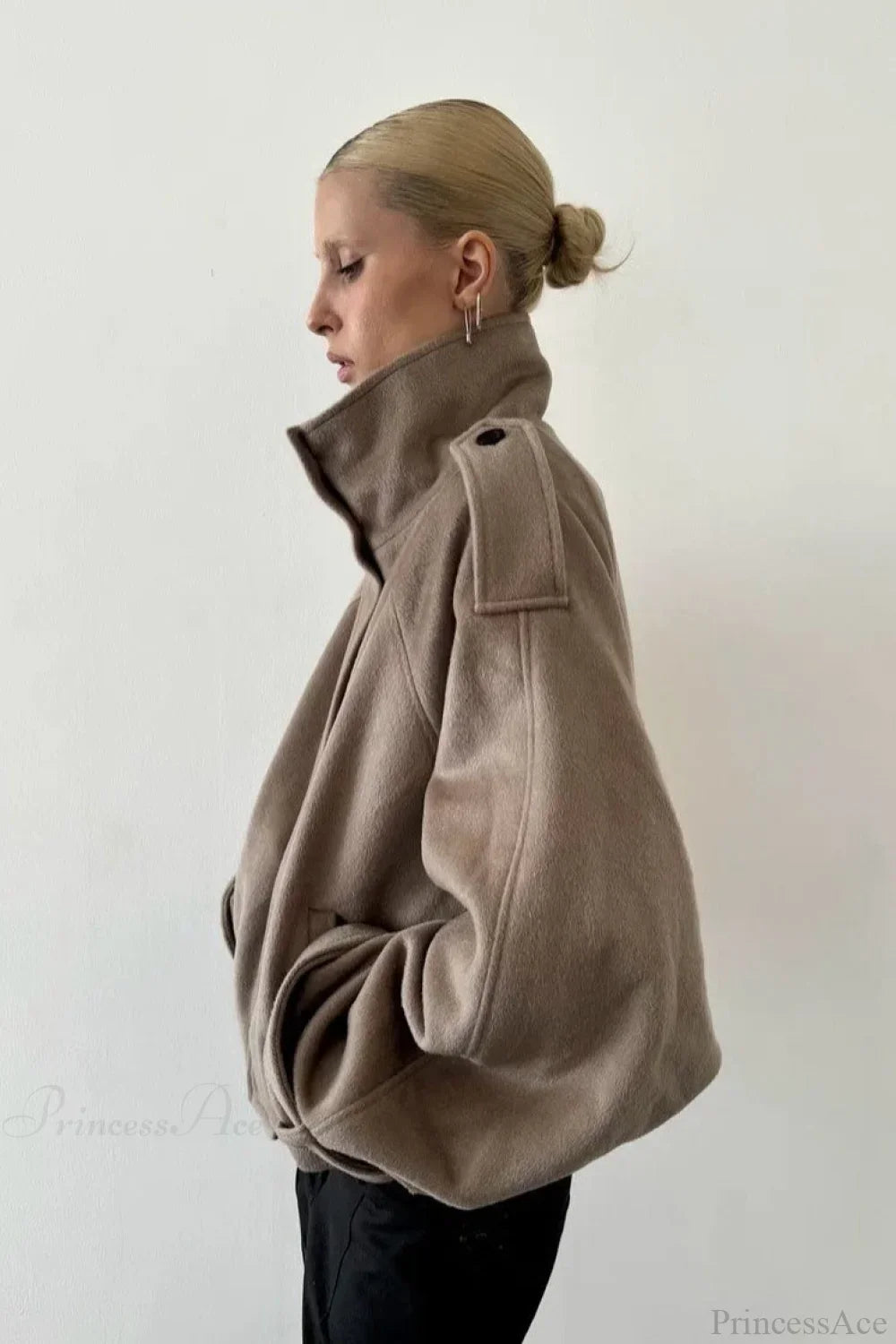 Vintage Stand Collar Buttoned Short Wool Coat image 2