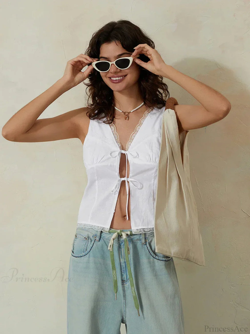 White Lace Tie-front V-neck Slim Sleeveless Crop Top image 2