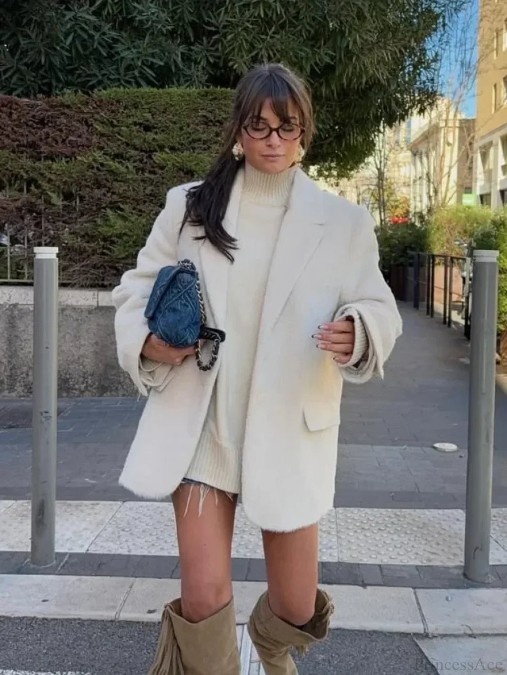 White Single Breasted Woolen Coat image 3