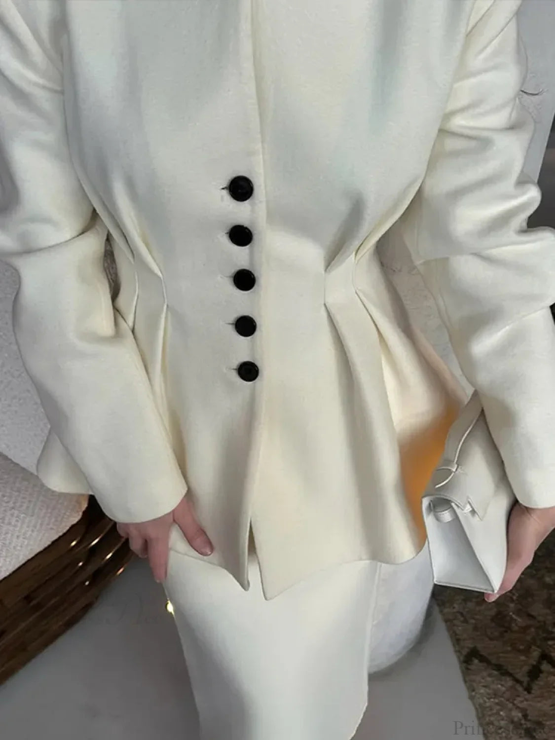 White V-neck Pleated A-line Coat image 6